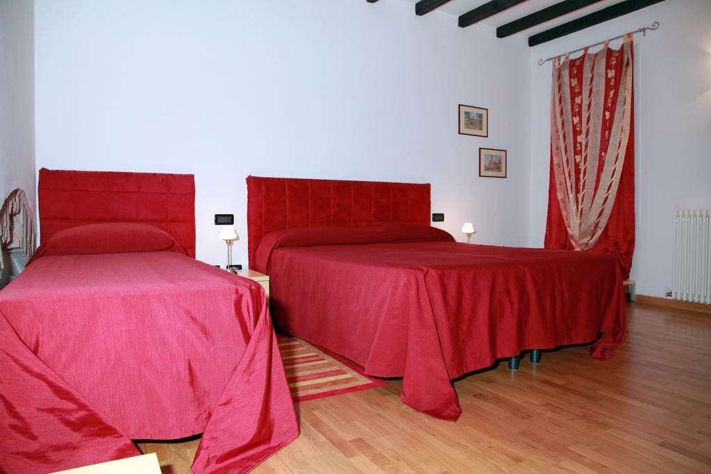 Il Sipario Bed & Breakfast Ferrara Ruang foto